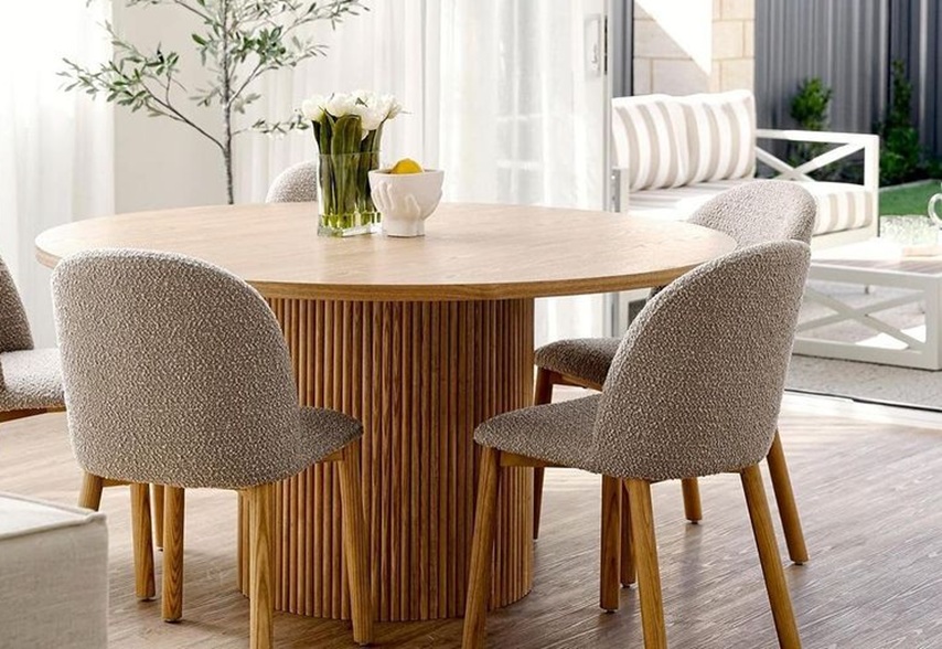 round dining table and chairs
